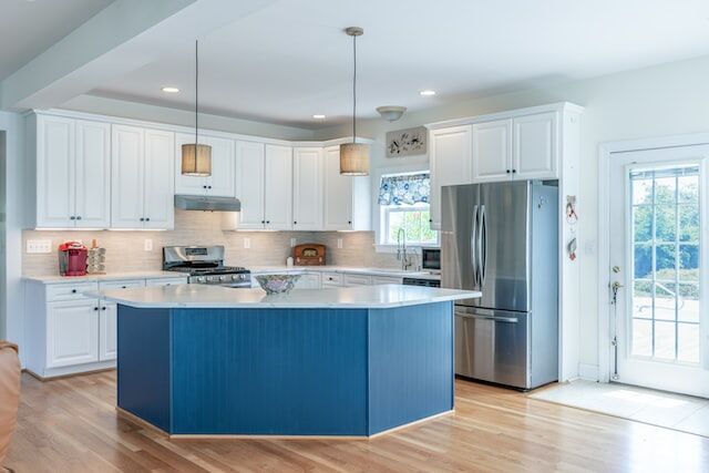 Elements of a Classic Style Kitchen White and Blue